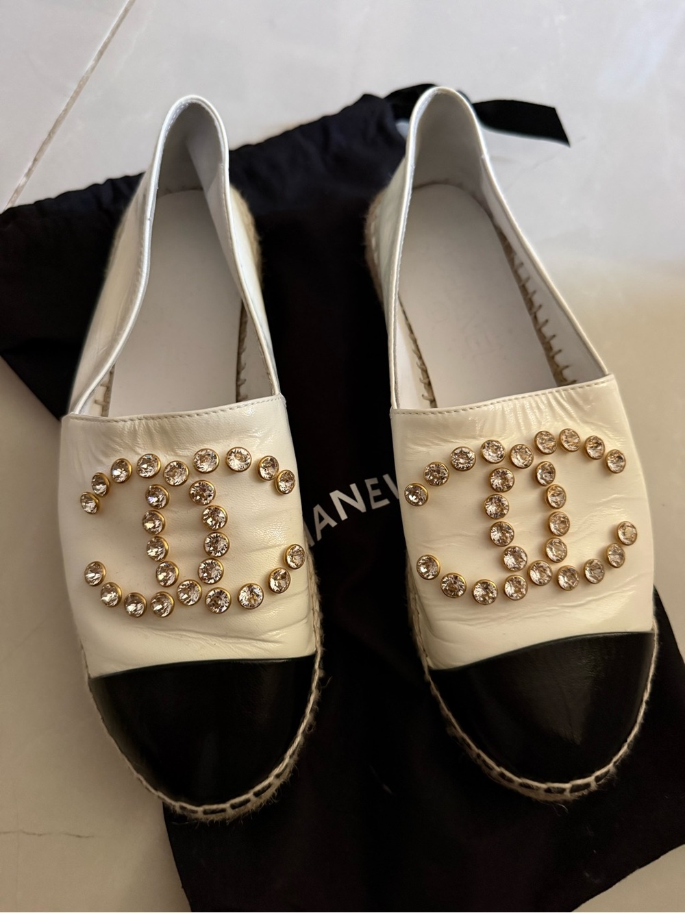 New CHANEL White Leather Espadrilles with Black Cap Toe and Crystal CC, EU 37